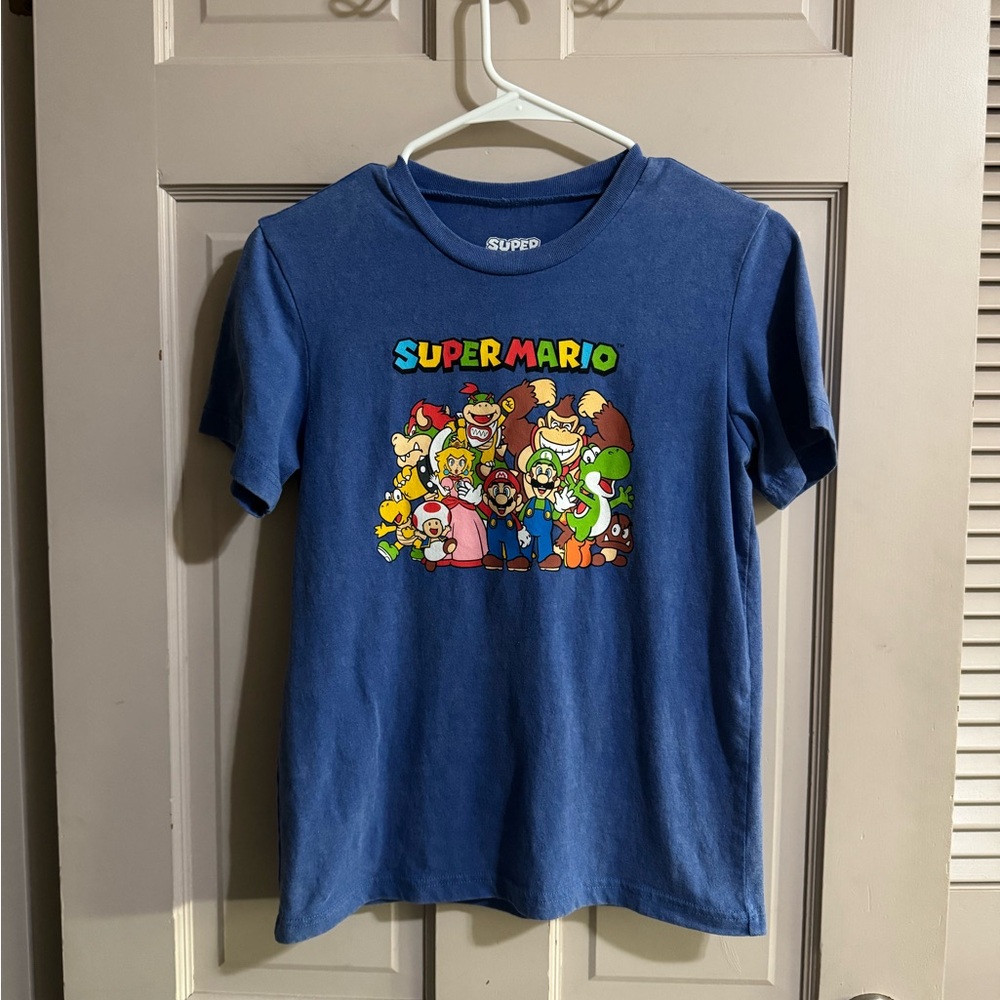 Nintendo Super Mario Bros. Luigi, Toad, Entire Crew Kids T-shirt Medium
